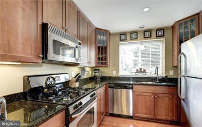 DOUGLAS PARK - Residential Lease