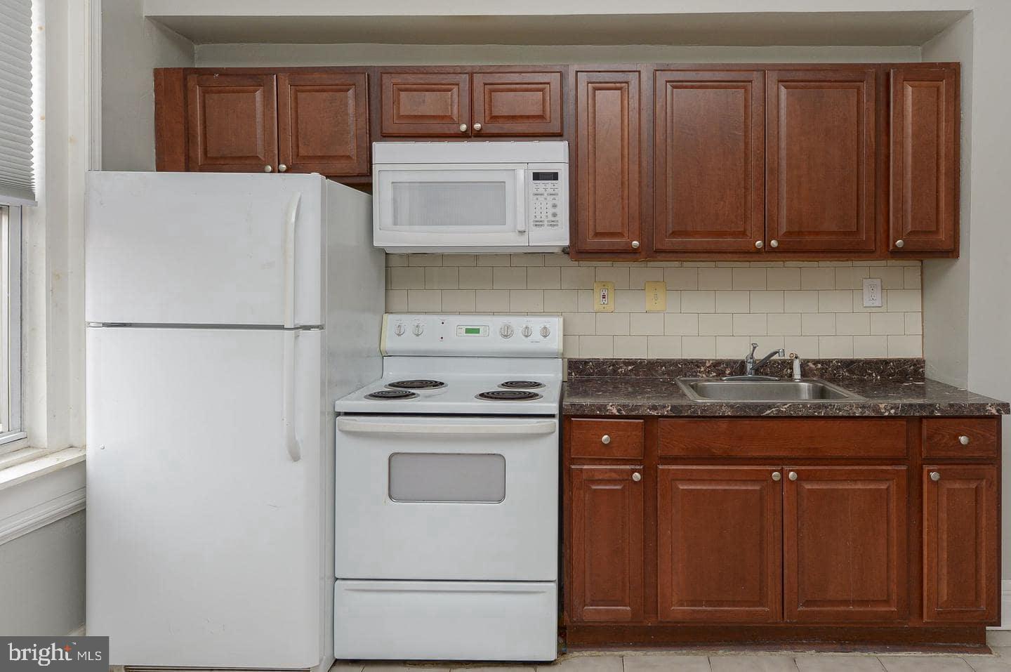 PHILADELPHIA (NORTHWEST) - Commercial Sale