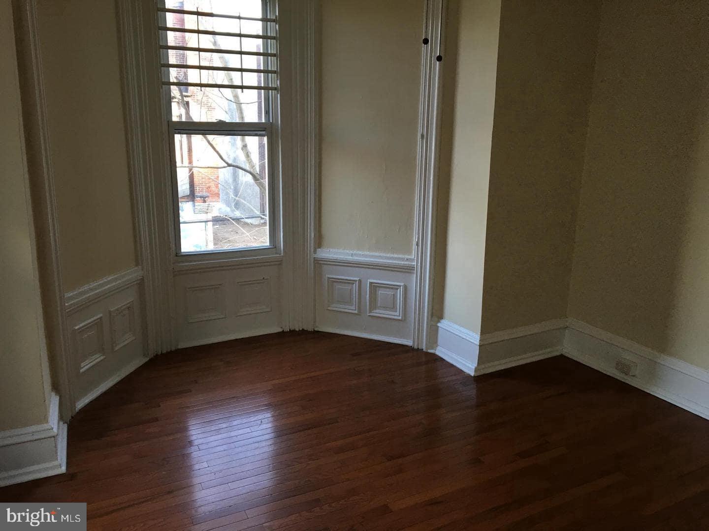 PHILADELPHIA (NORTHWEST) - Commercial Sale