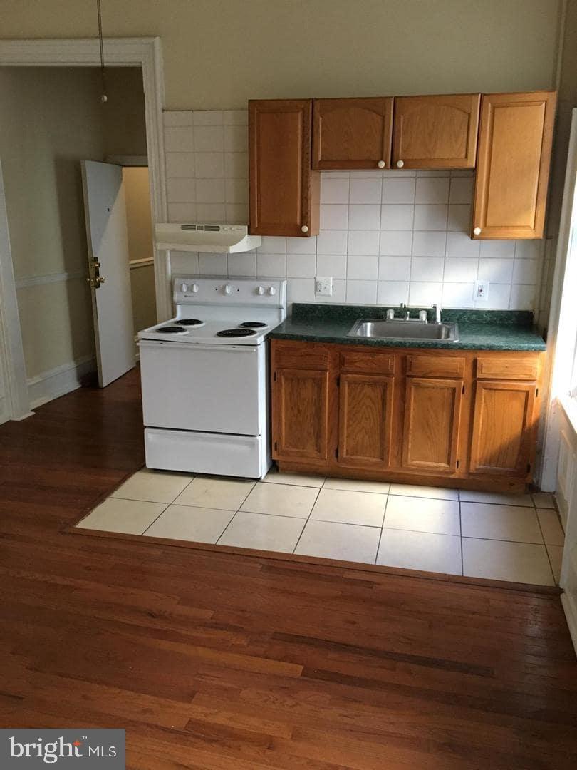 PHILADELPHIA (NORTHWEST) - Commercial Sale