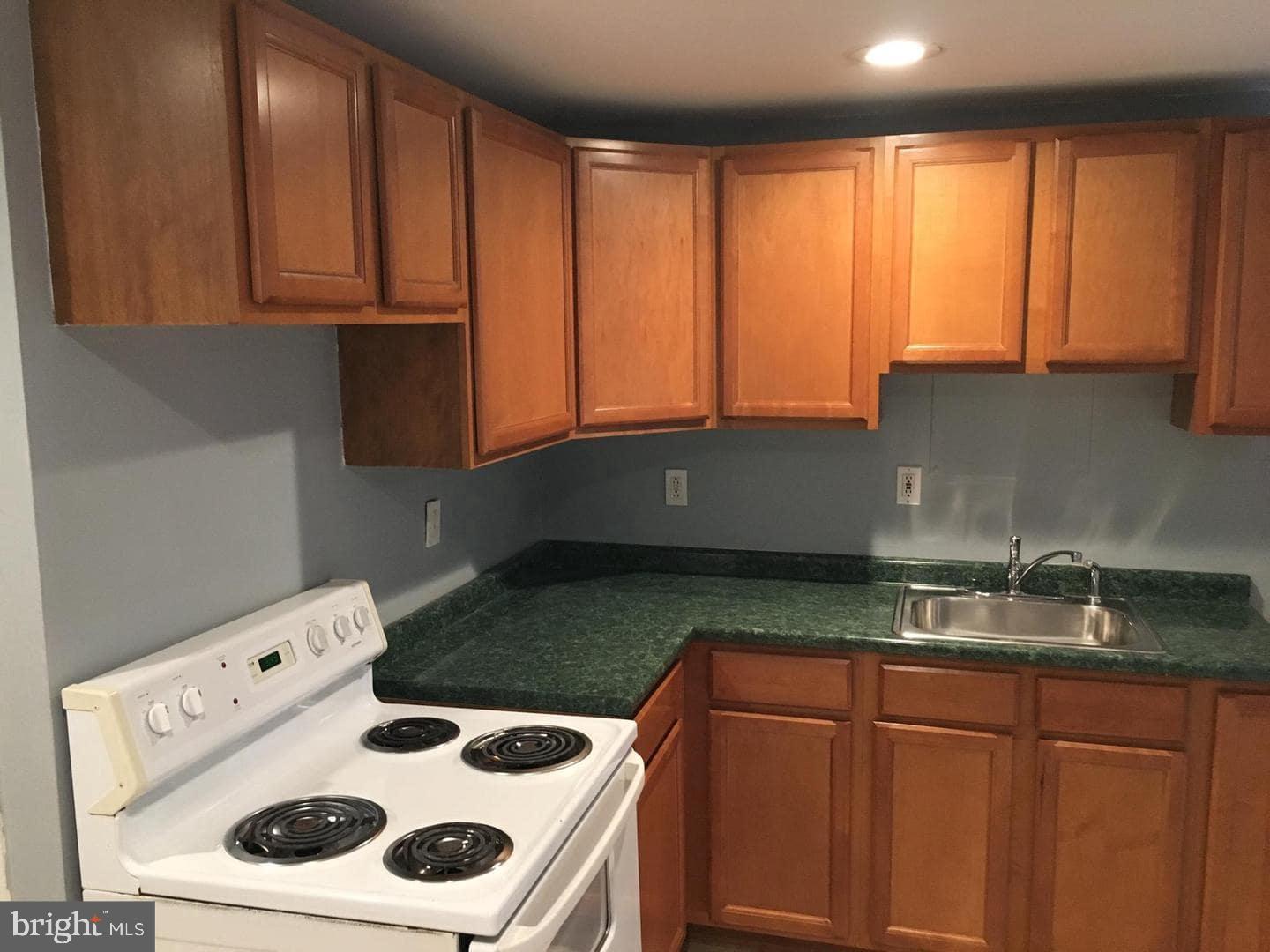 PHILADELPHIA (NORTHWEST) - Commercial Sale