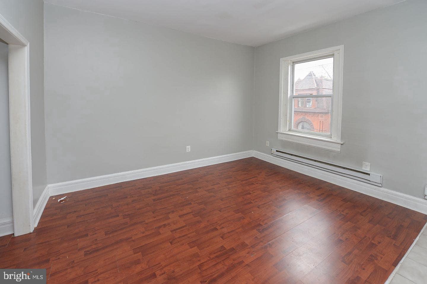 PHILADELPHIA (NORTHWEST) - Commercial Sale