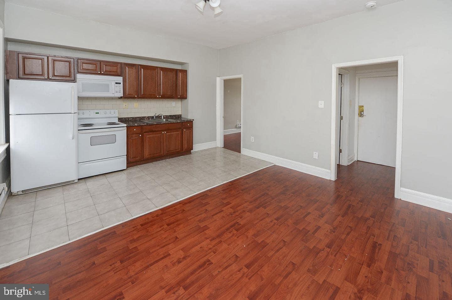 PHILADELPHIA (NORTHWEST) - Commercial Sale