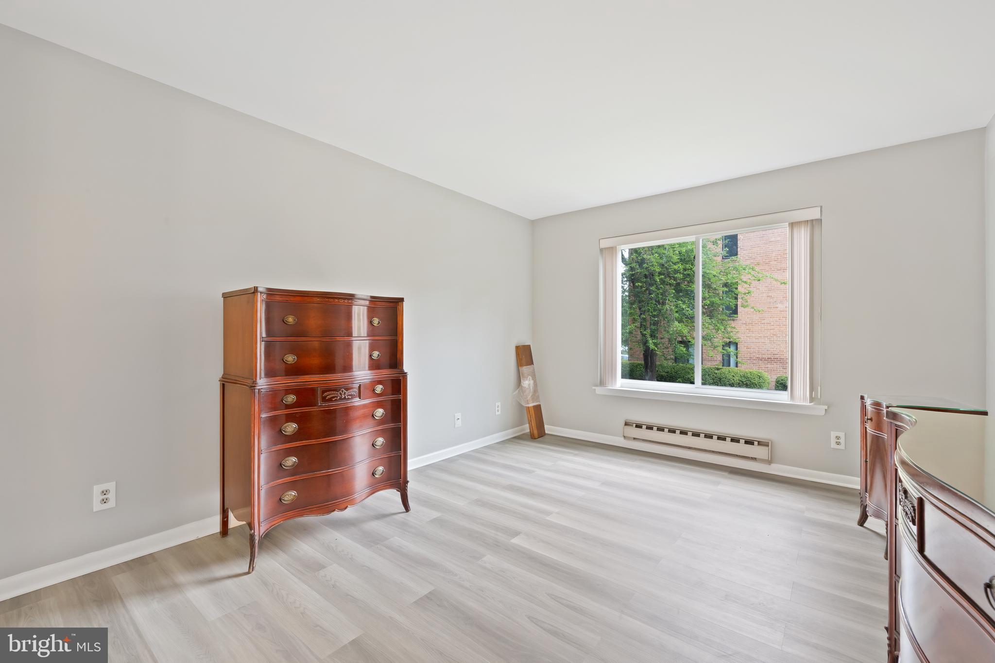 LEISURE WORLD - Residential