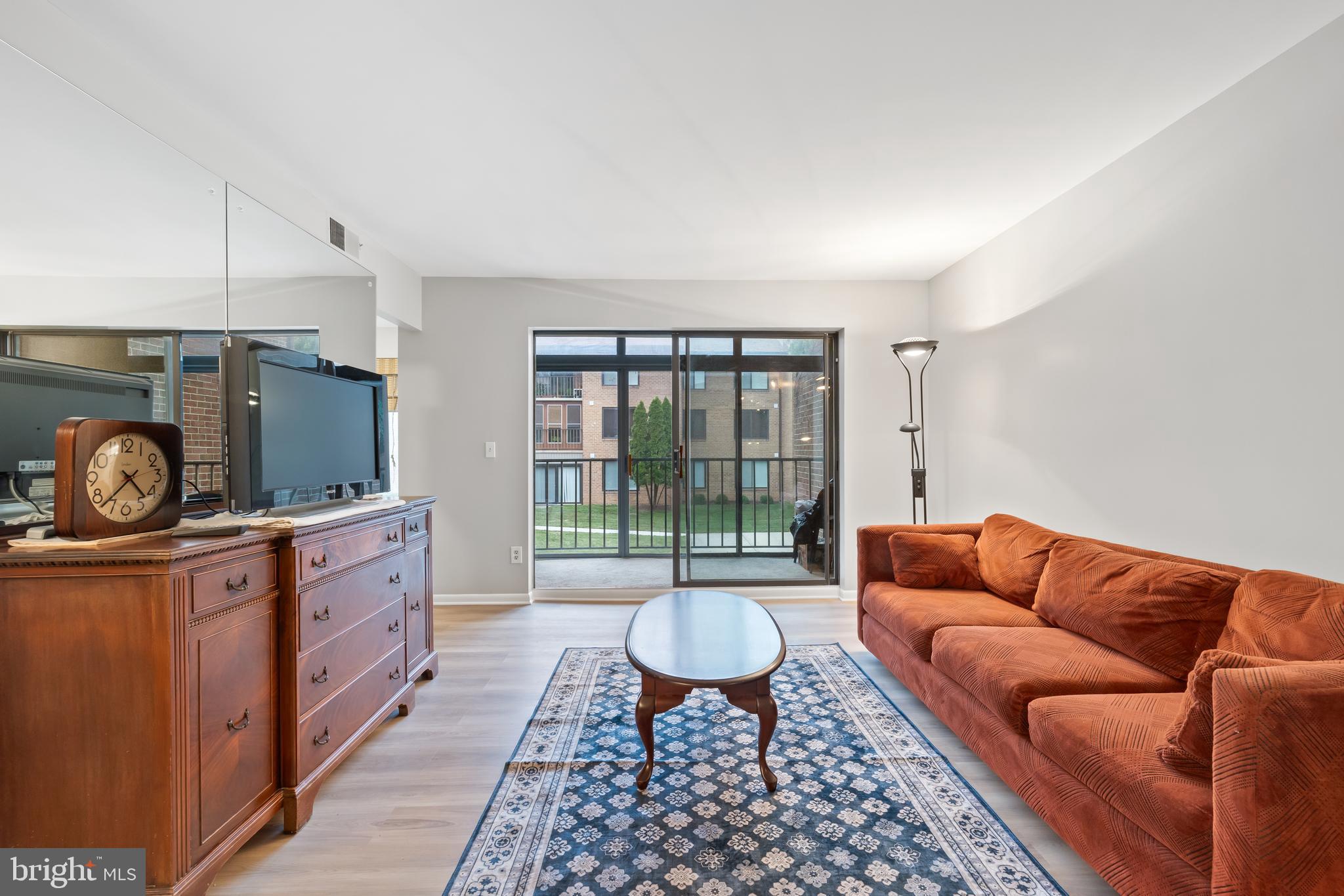 LEISURE WORLD - Residential