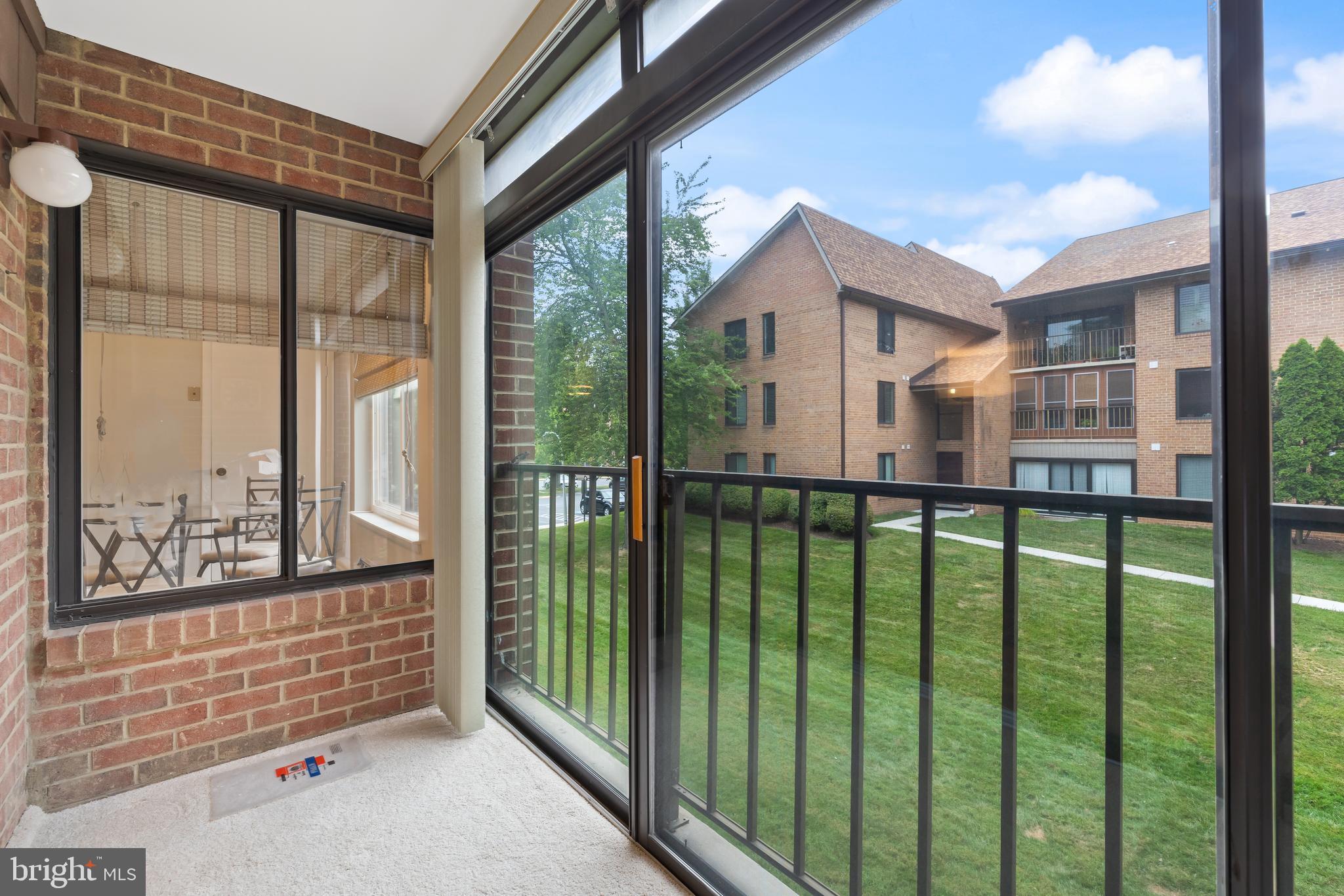 LEISURE WORLD - Residential