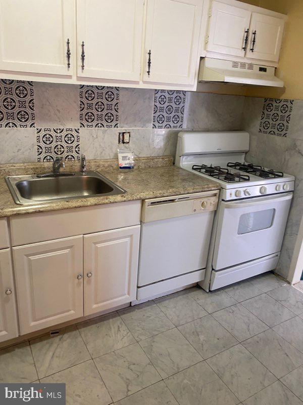 PRESIDENTIAL TOWERS - Residential Lease