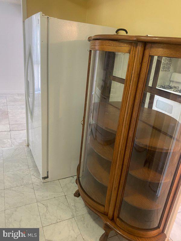 PRESIDENTIAL TOWERS - Residential Lease