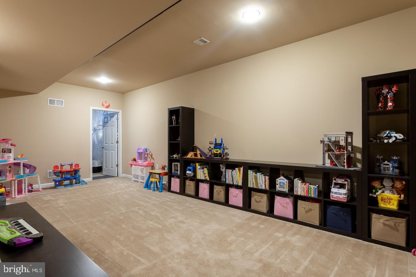 CROSSING AT BAILEY S - Residential