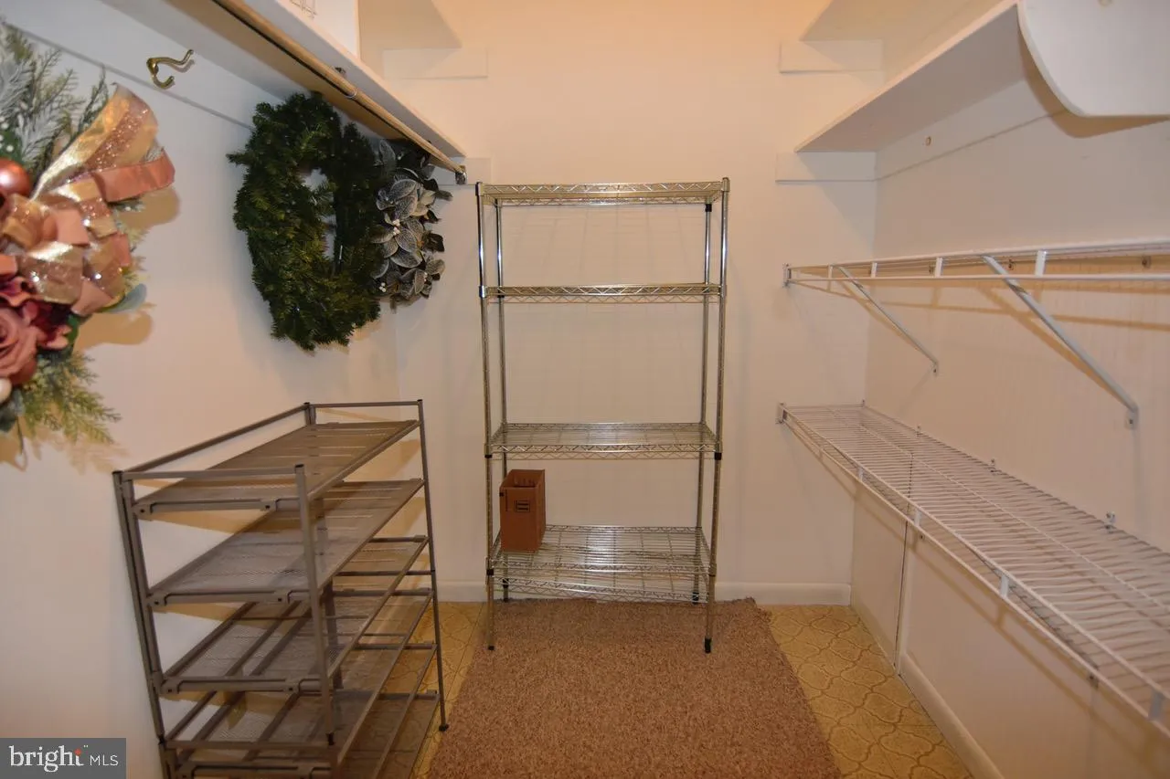 Reading, Pennsylvania 19610, United States, 2 Bedrooms Bedrooms, ,2 BathroomsBathrooms,Residential,Pending,99764