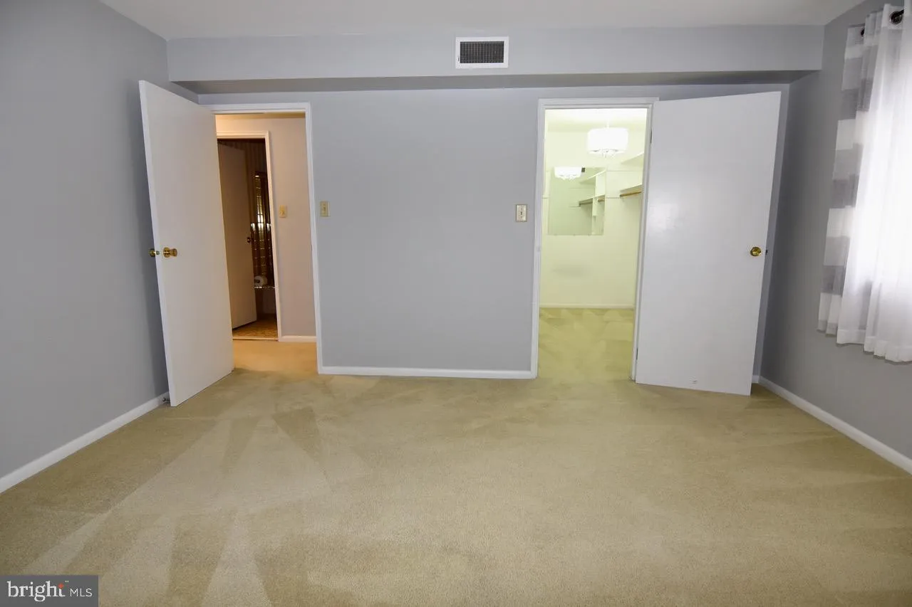 Reading, Pennsylvania 19610, United States, 2 Bedrooms Bedrooms, ,2 BathroomsBathrooms,Residential,Pending,99764