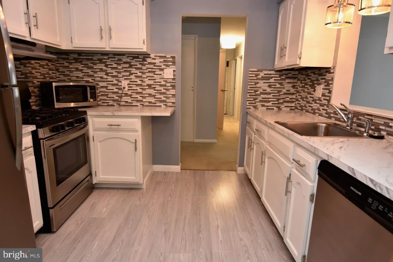 Reading, Pennsylvania 19610, United States, 2 Bedrooms Bedrooms, ,2 BathroomsBathrooms,Residential,Pending,99764