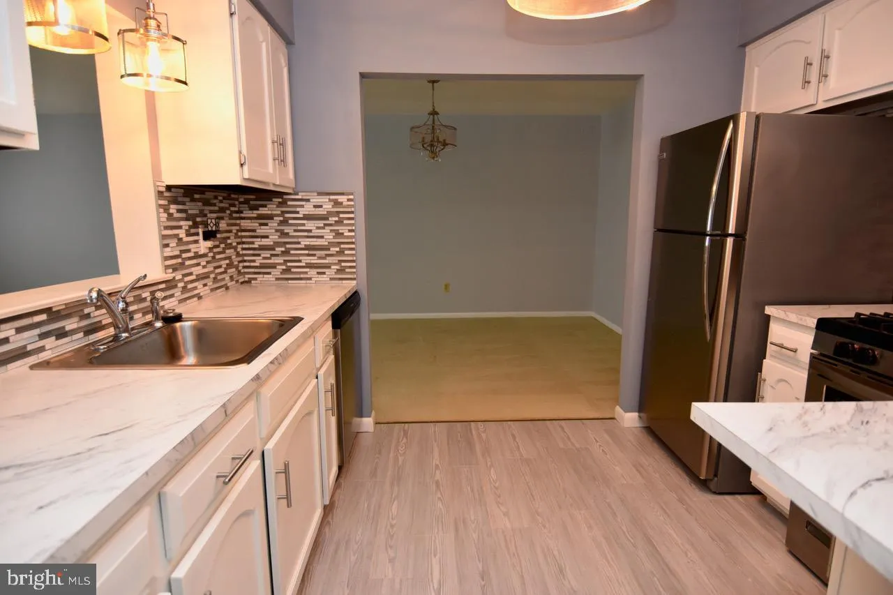 Reading, Pennsylvania 19610, United States, 2 Bedrooms Bedrooms, ,2 BathroomsBathrooms,Residential,Pending,99764