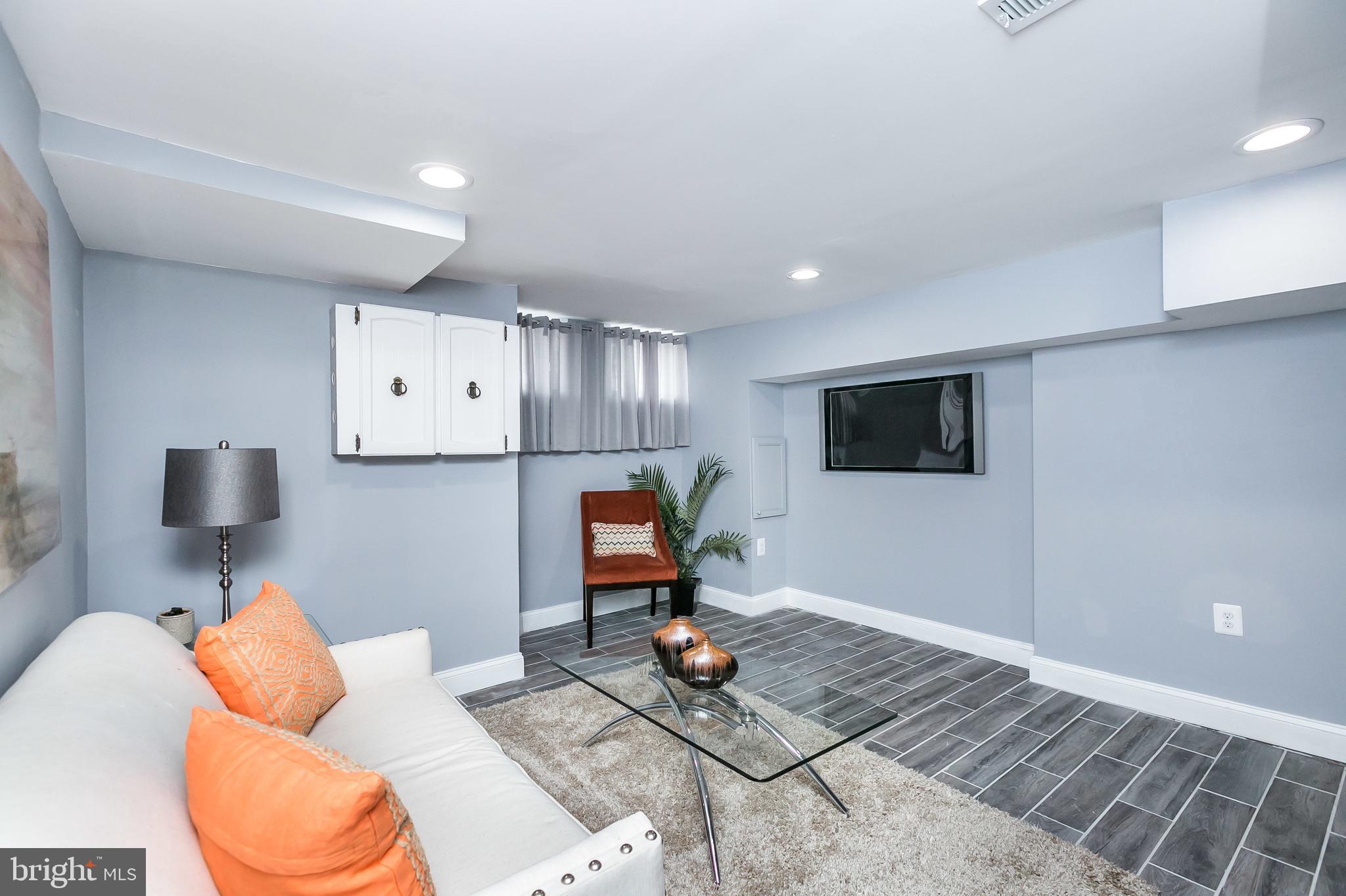 HIGHLANDTOWN - Residential