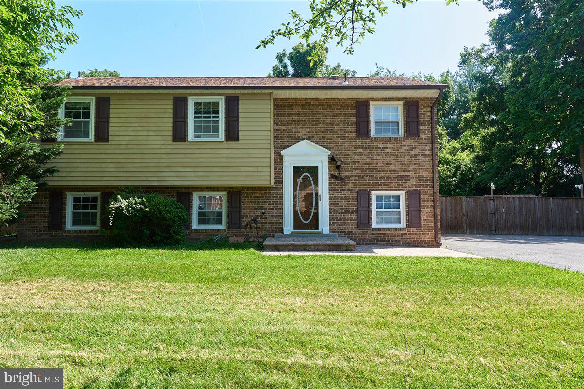 Move In Ready, Rental Requirement 3x monthly income, Credit 680+, Excellent rental history. Please use RentSpree to apply https://apply.link/xGMQm8M . Tenants must own renters insurance .