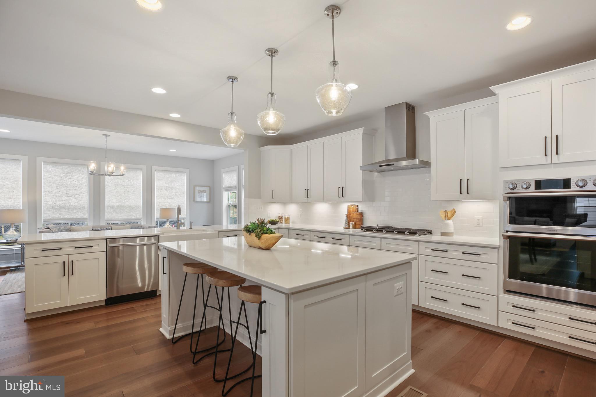 STONEWALL MANOR - Residential