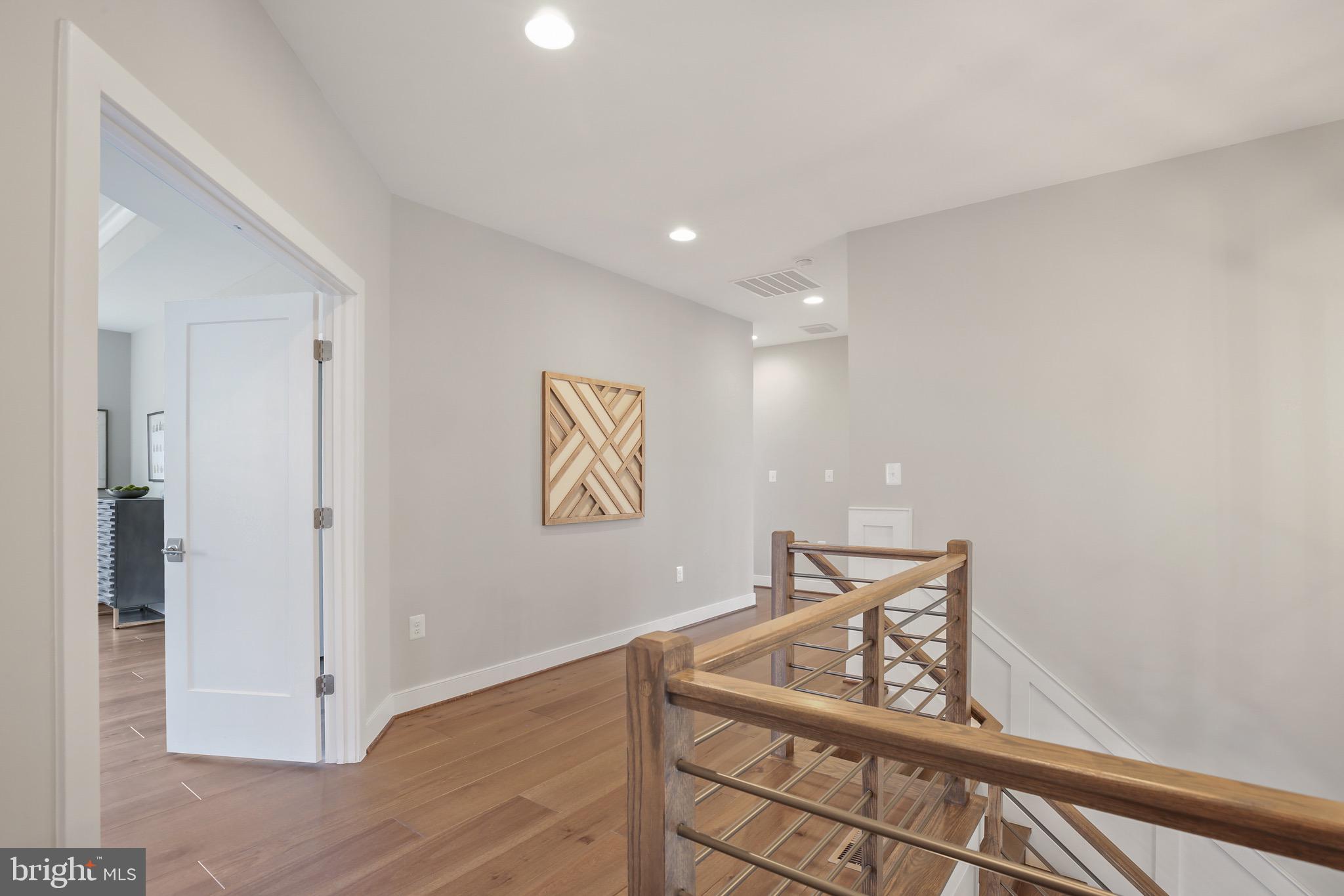 STONEWALL MANOR - Residential