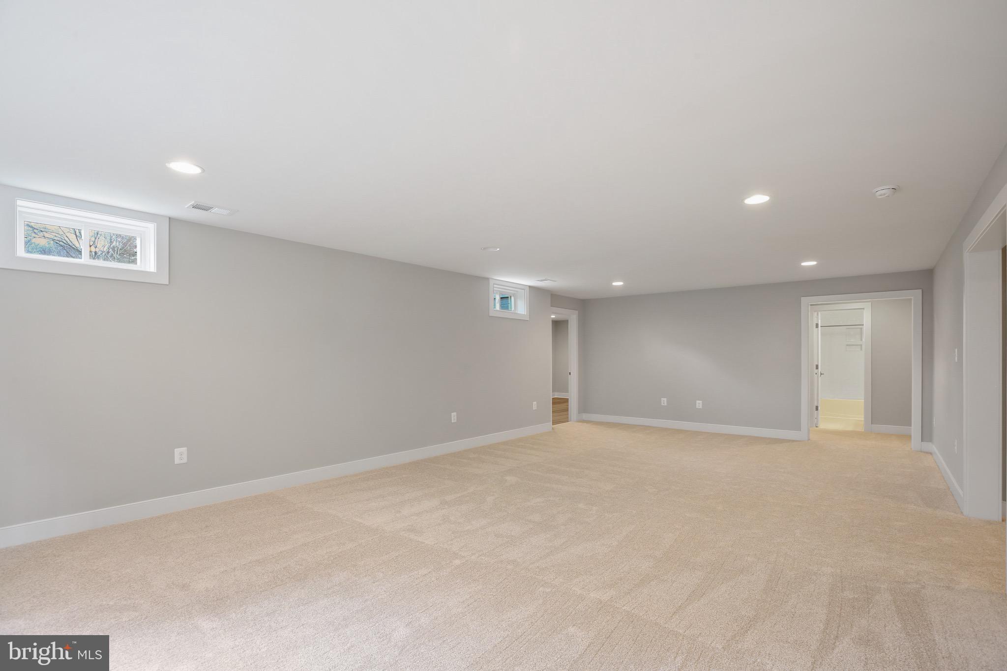 STONEWALL MANOR - Residential