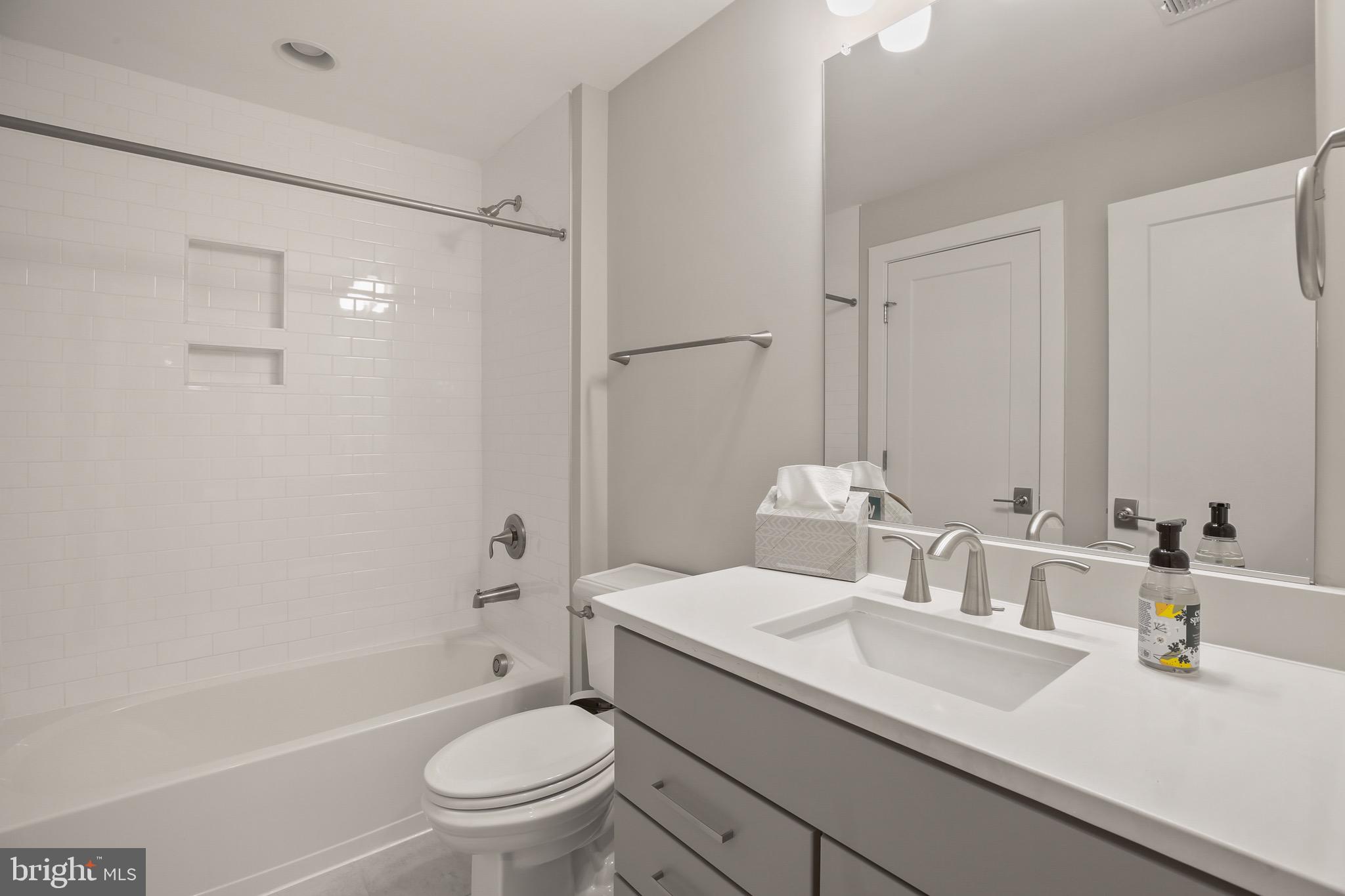 STONEWALL MANOR - Residential