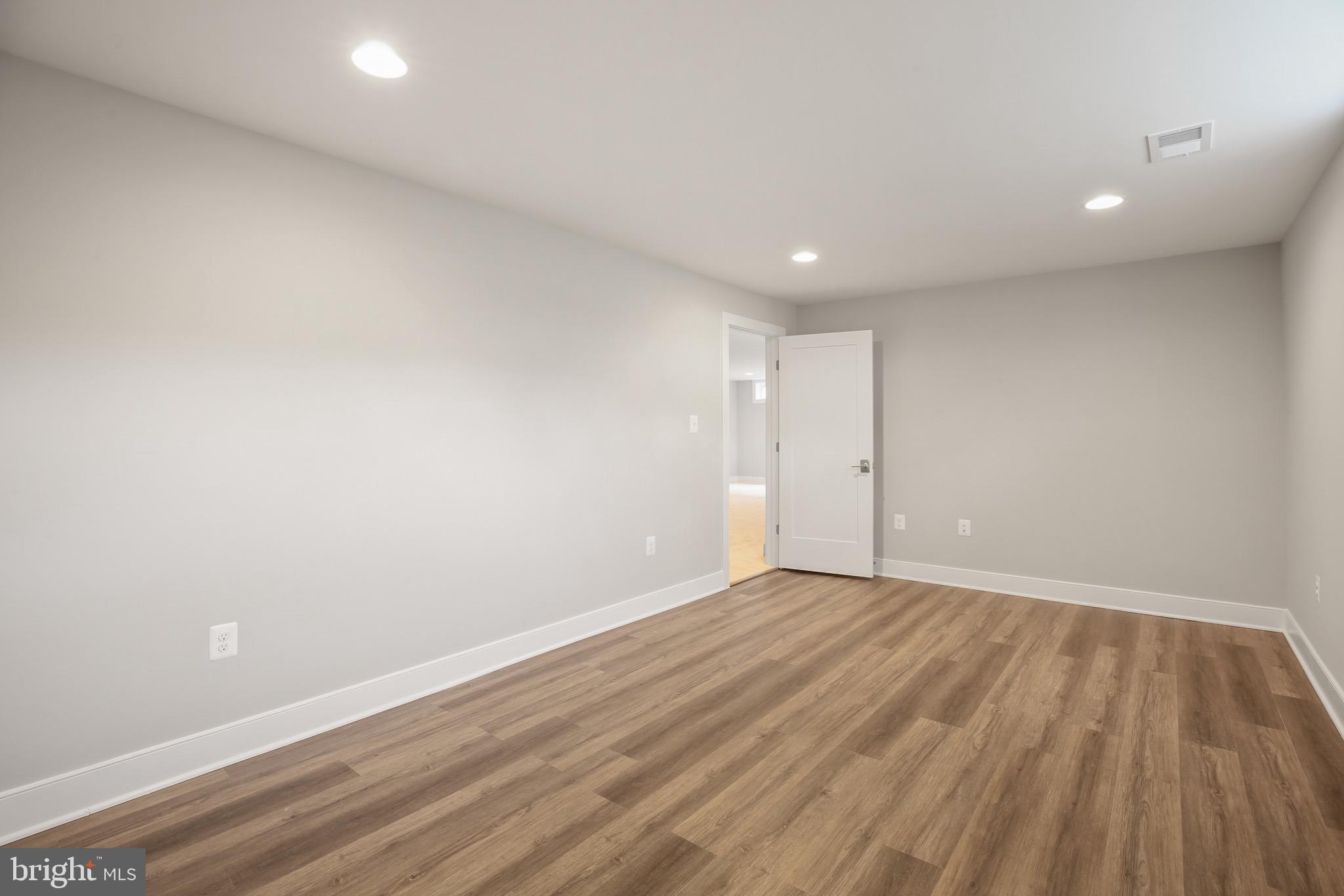 STONEWALL MANOR - Residential