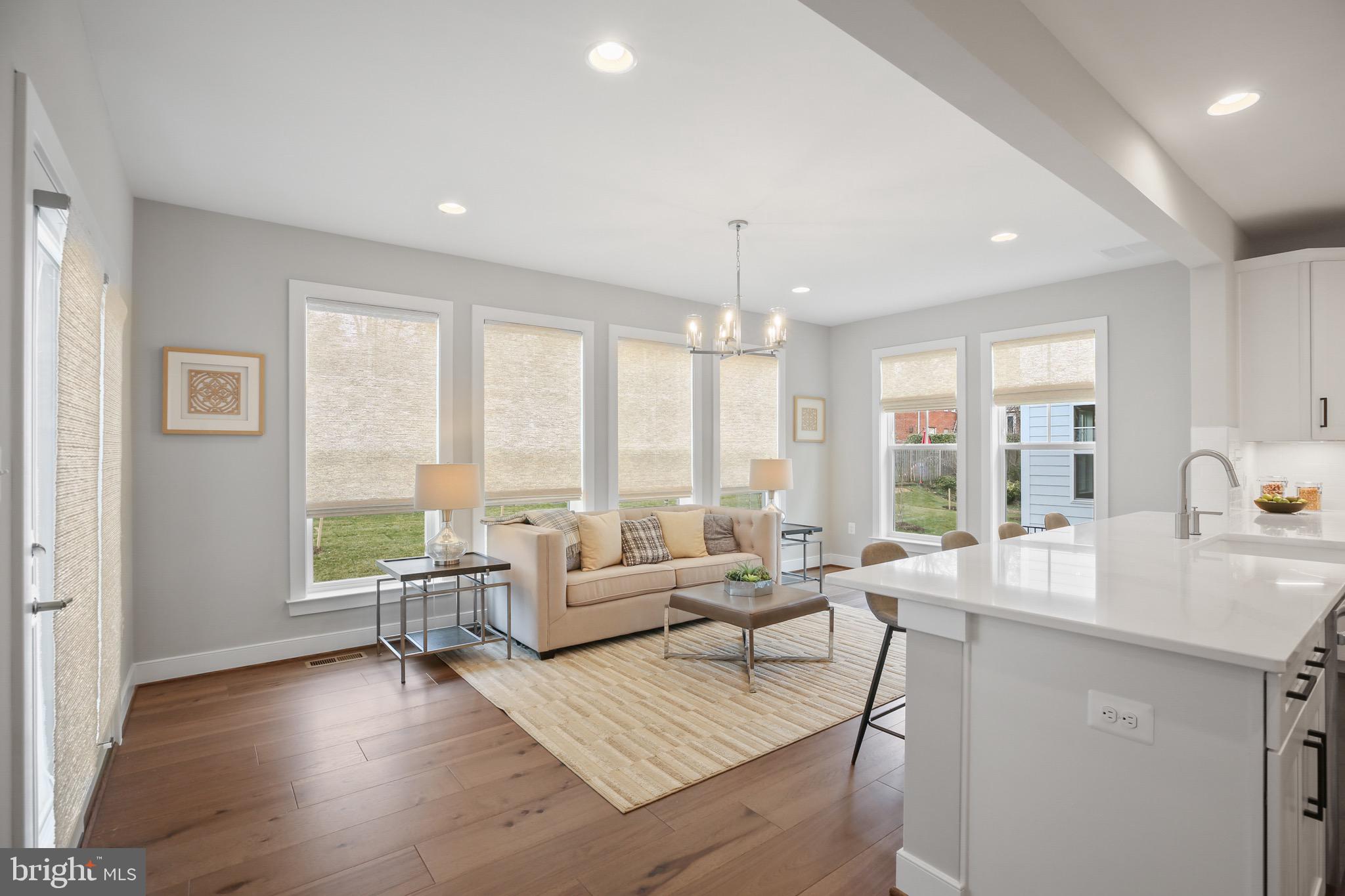 STONEWALL MANOR - Residential