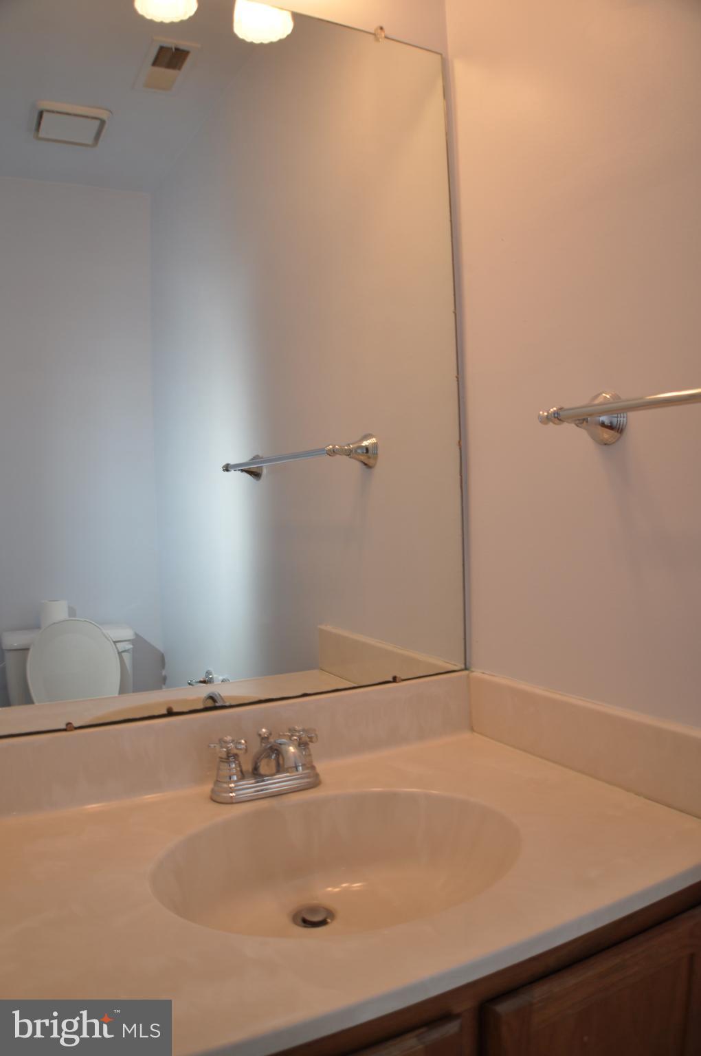 HAMPSHIRE - Residential Lease