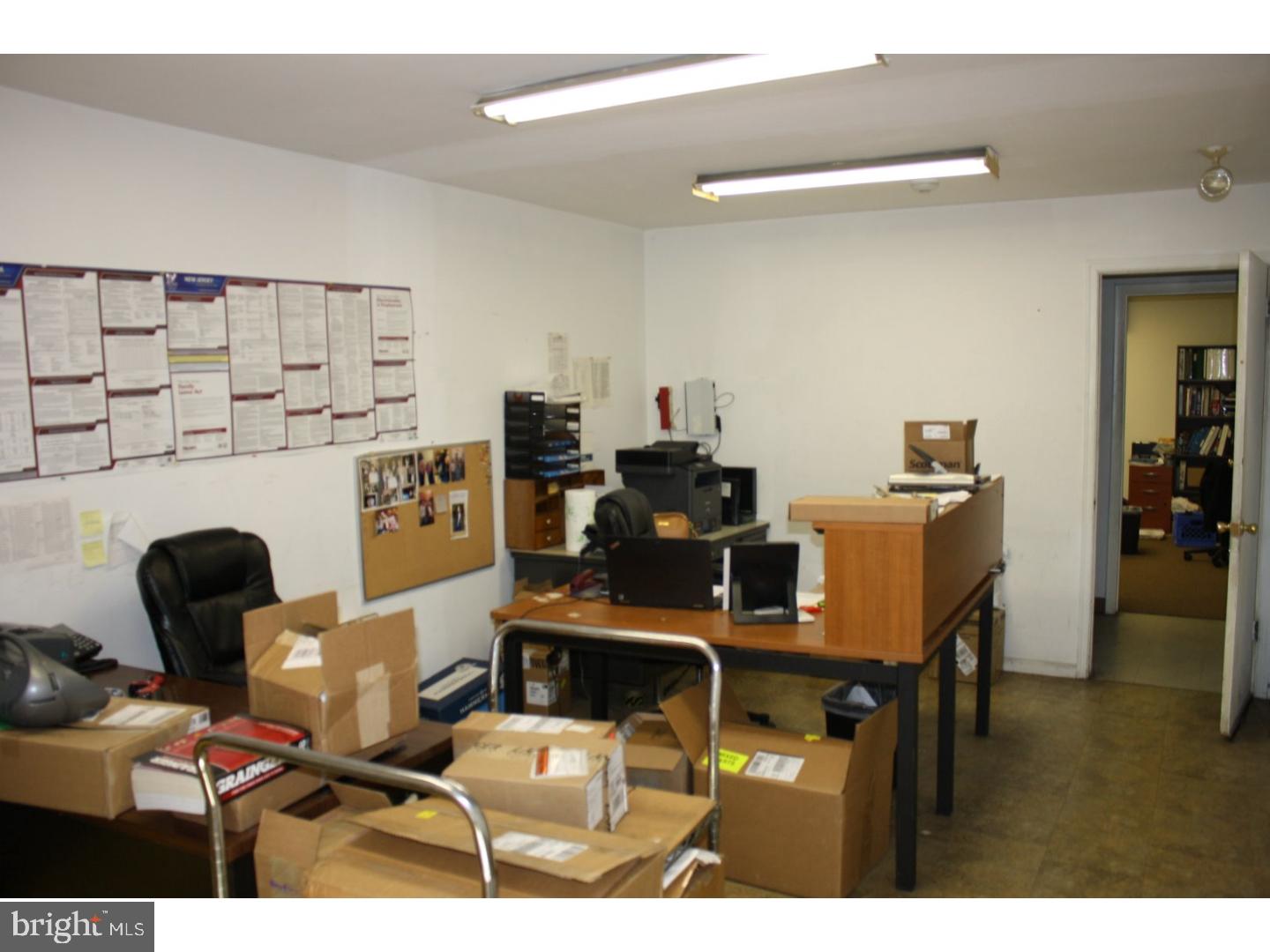 FEASTERVILLE - Commercial Lease