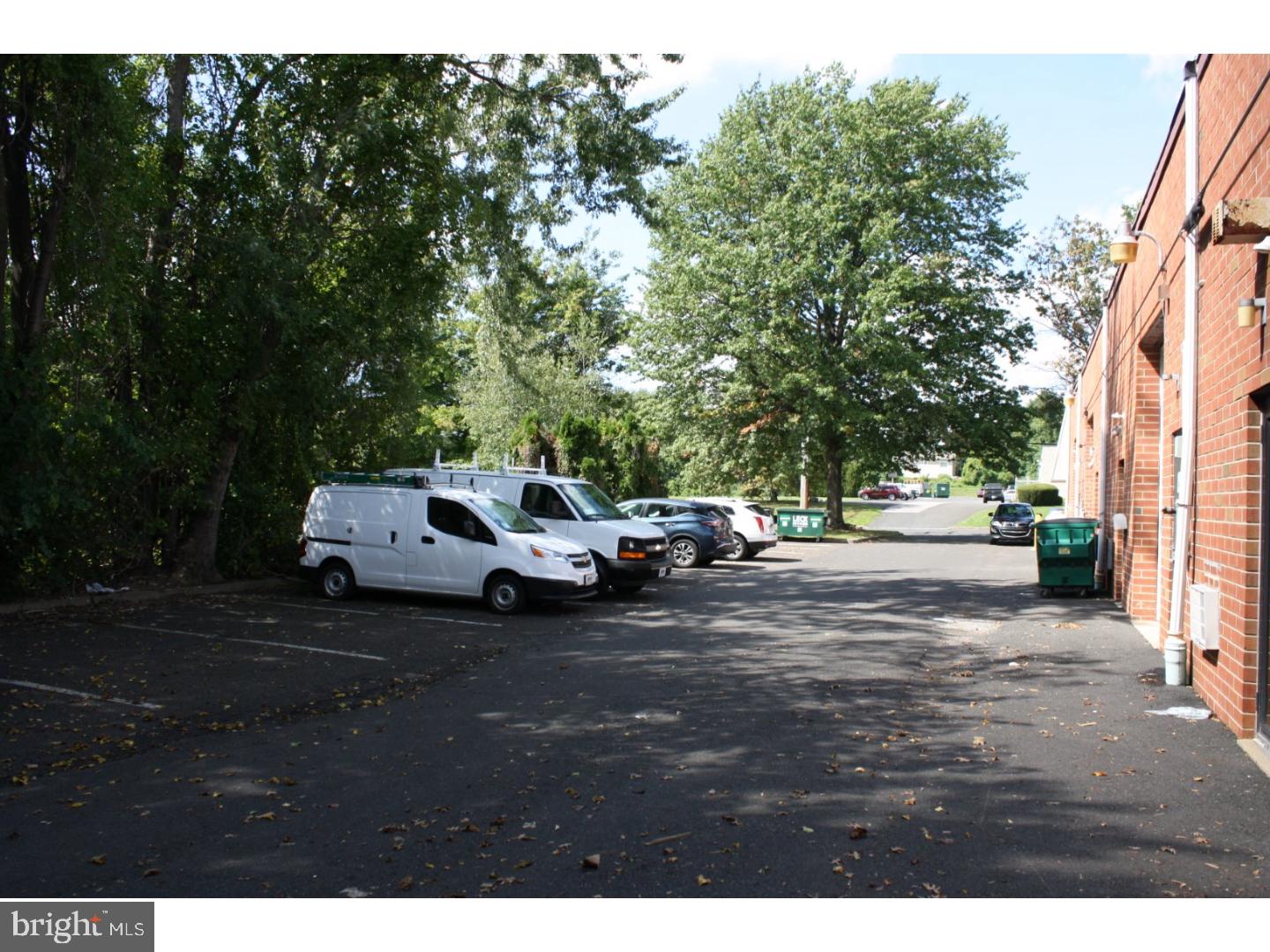 FEASTERVILLE - Commercial Lease