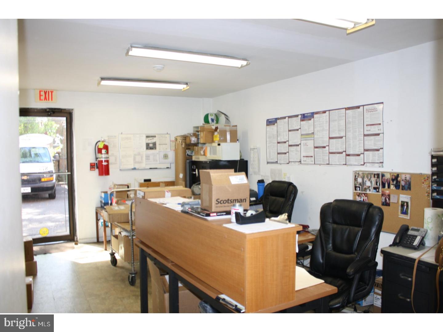 FEASTERVILLE - Commercial Lease