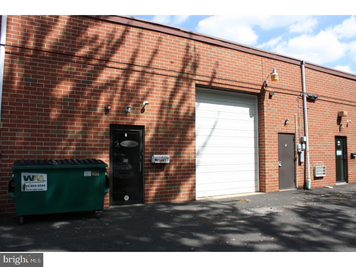 FEASTERVILLE - Commercial Lease