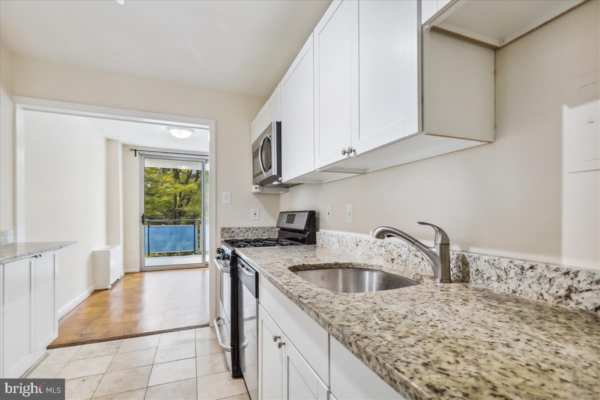 10401 GROSVENOR PLACE 427