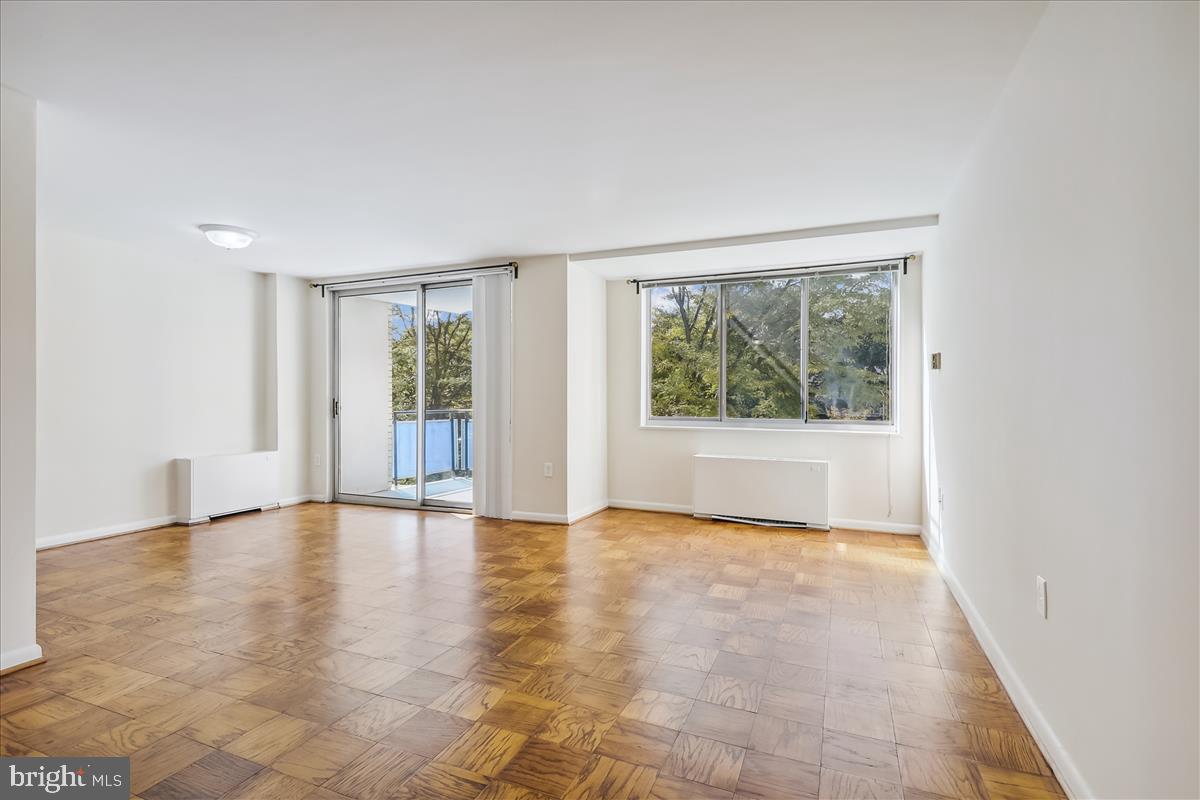 10401 GROSVENOR PLACE 427