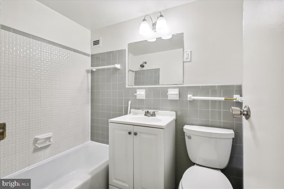 GROSVENOR PARK - Residential Lease