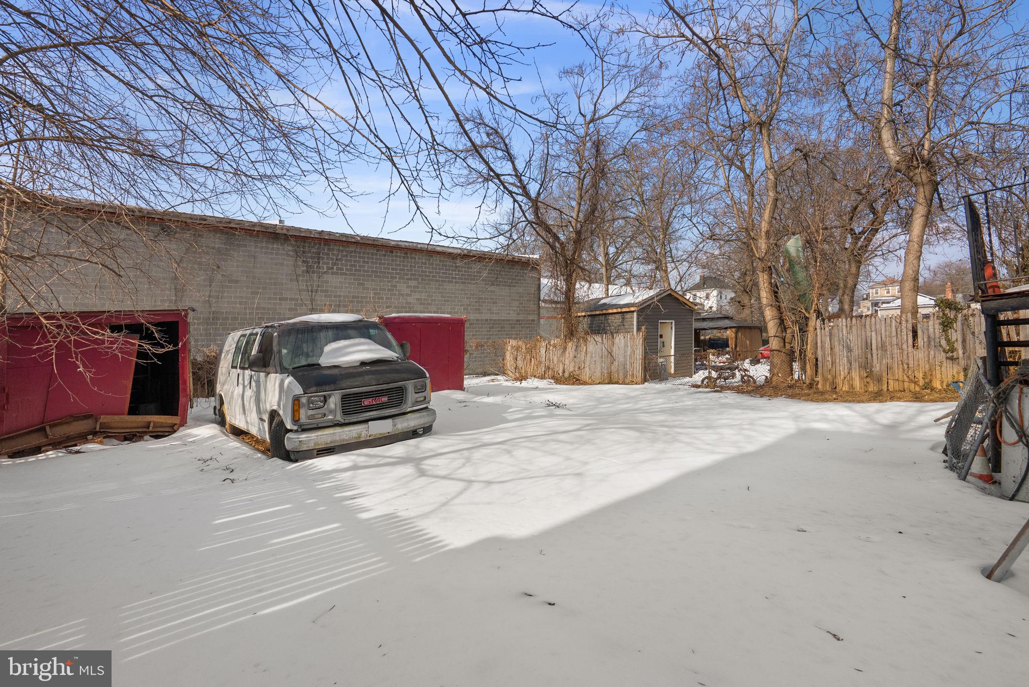 OAKMONT - Residential