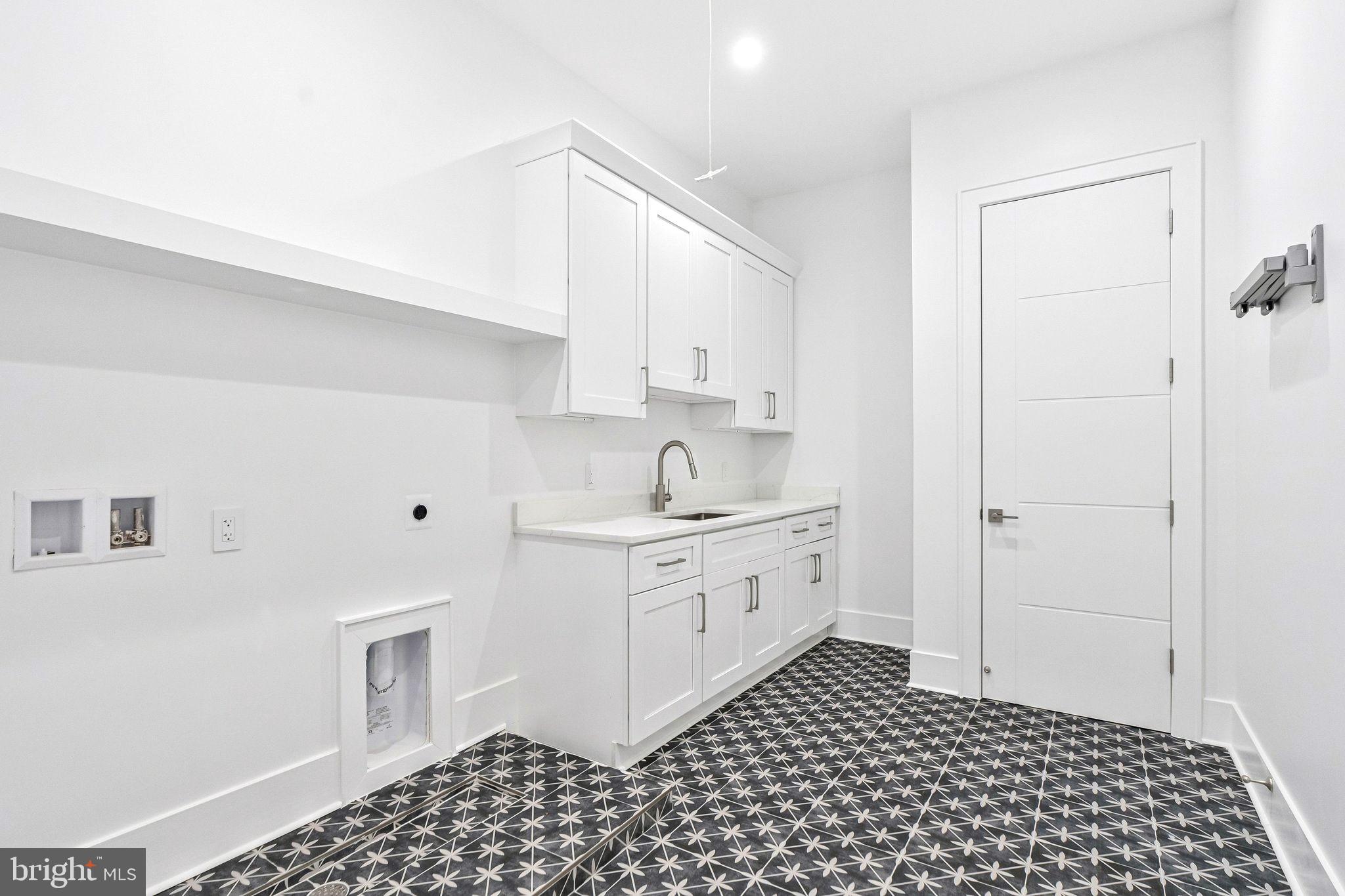 BROYHILL LANGLEY ESTATES - Residential