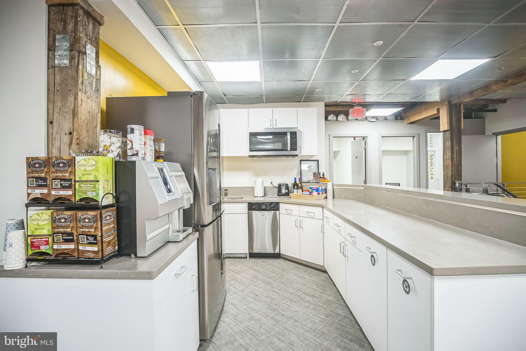 LOGAN SQUARE - Commercial Sale