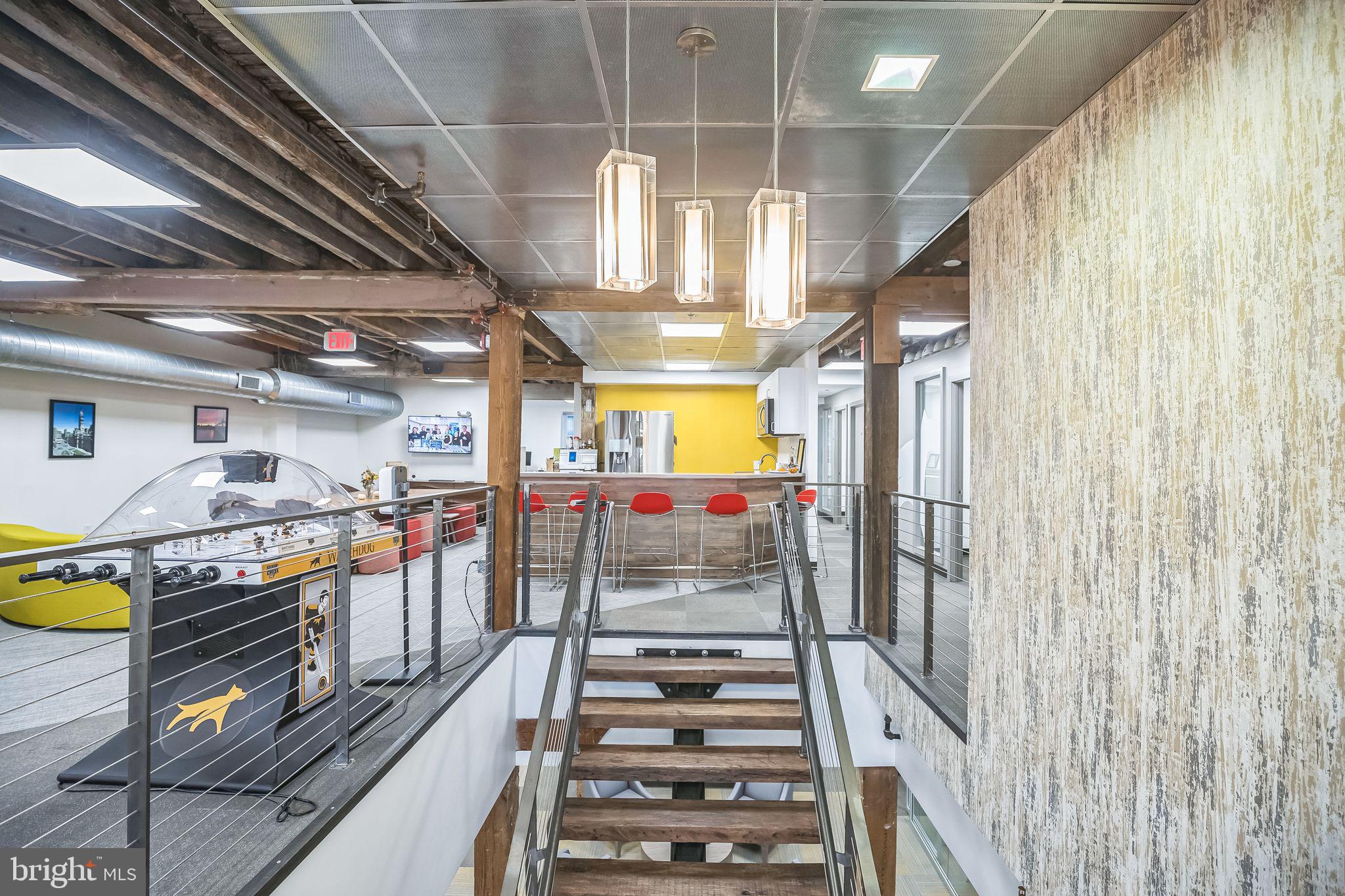 LOGAN SQUARE - Commercial Sale