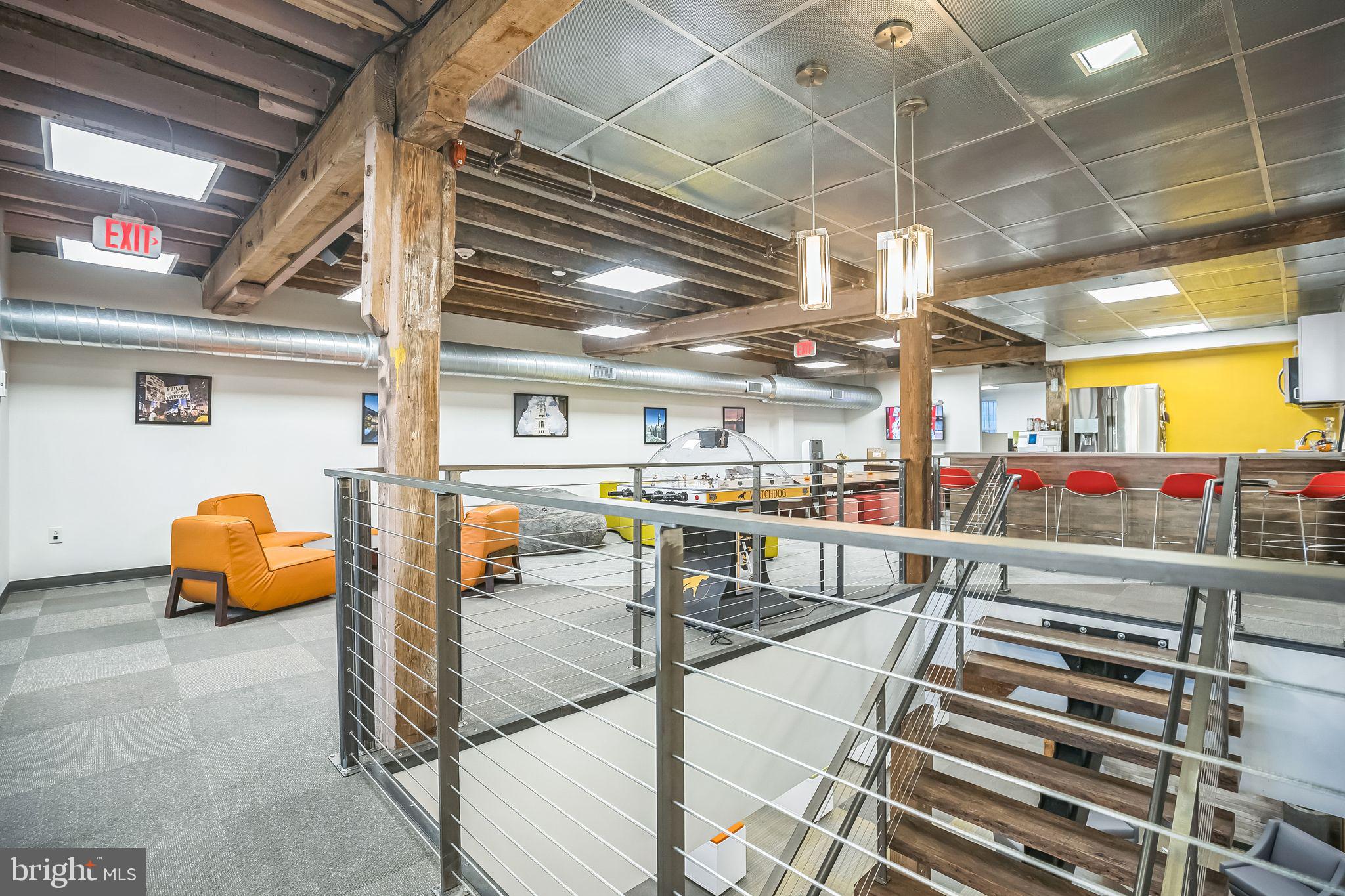 LOGAN SQUARE - Commercial Sale
