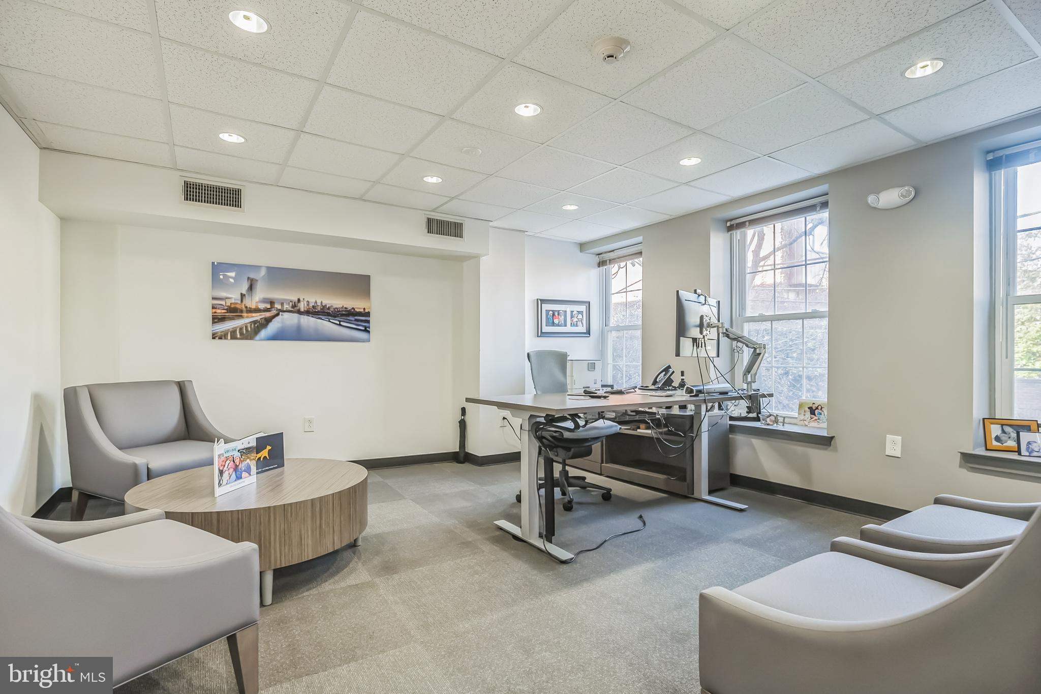 LOGAN SQUARE - Commercial Sale