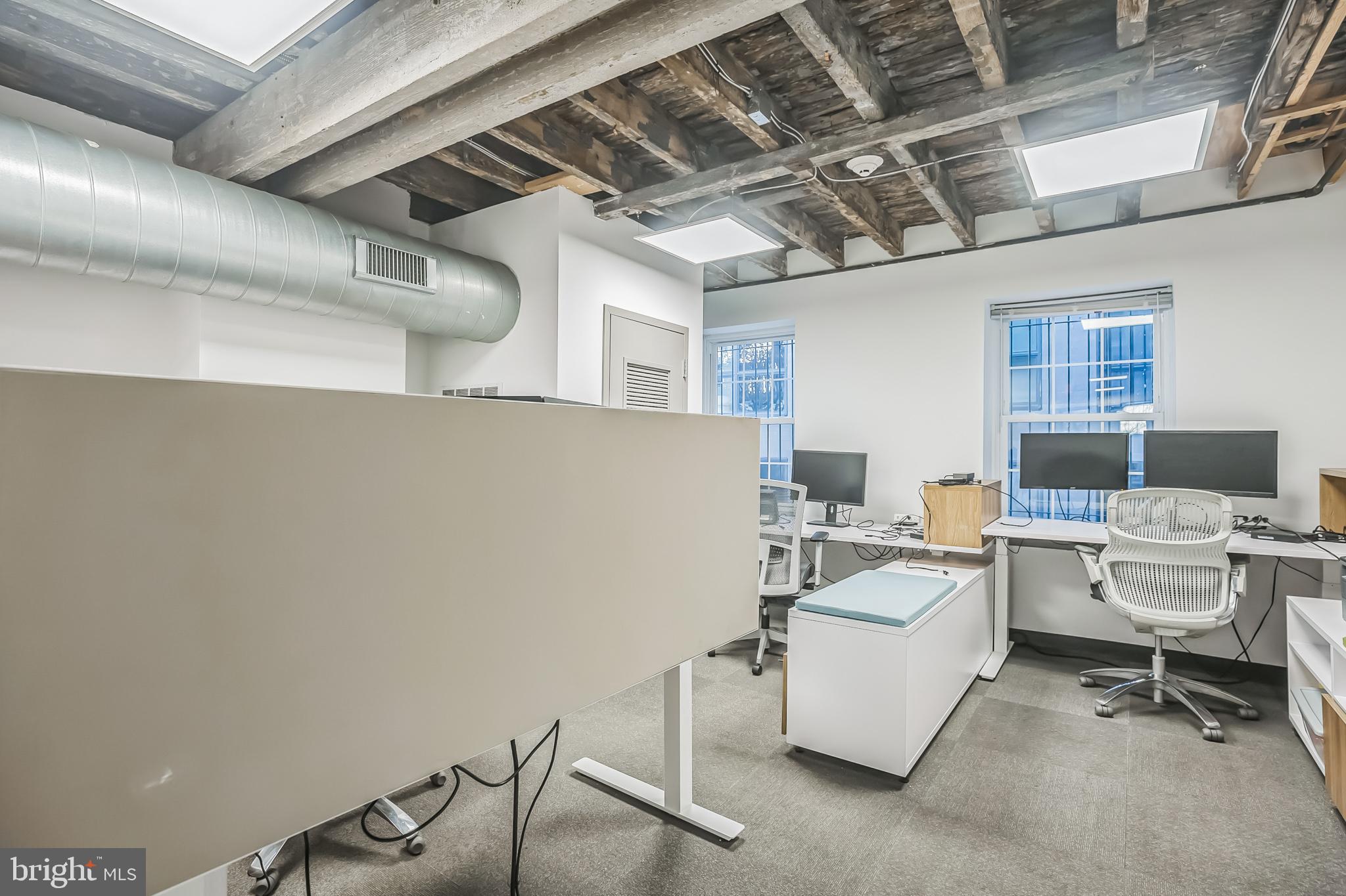 LOGAN SQUARE - Commercial Sale