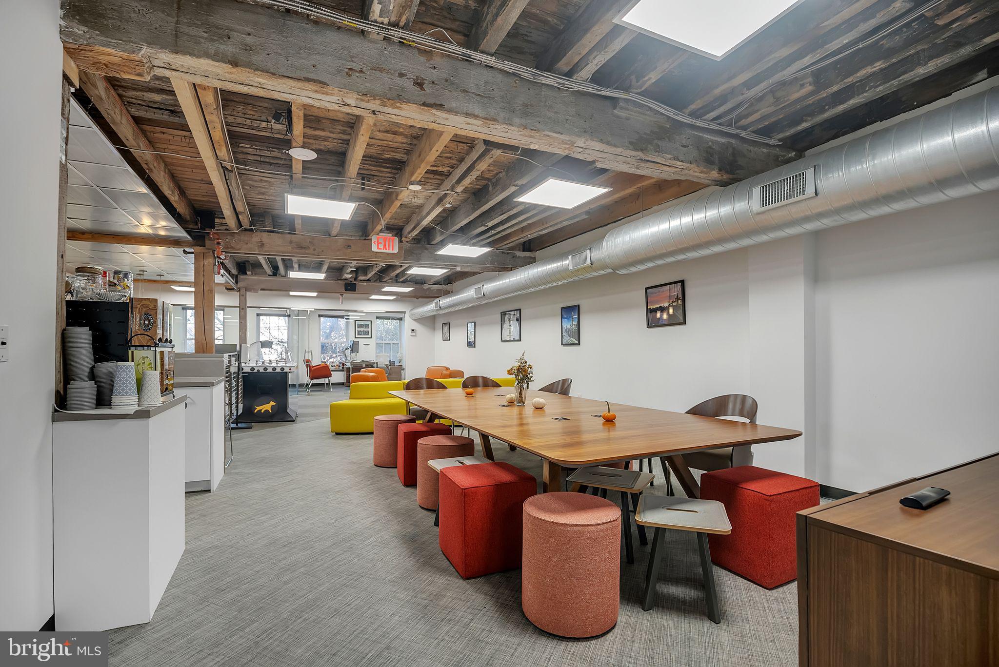 LOGAN SQUARE - Commercial Sale