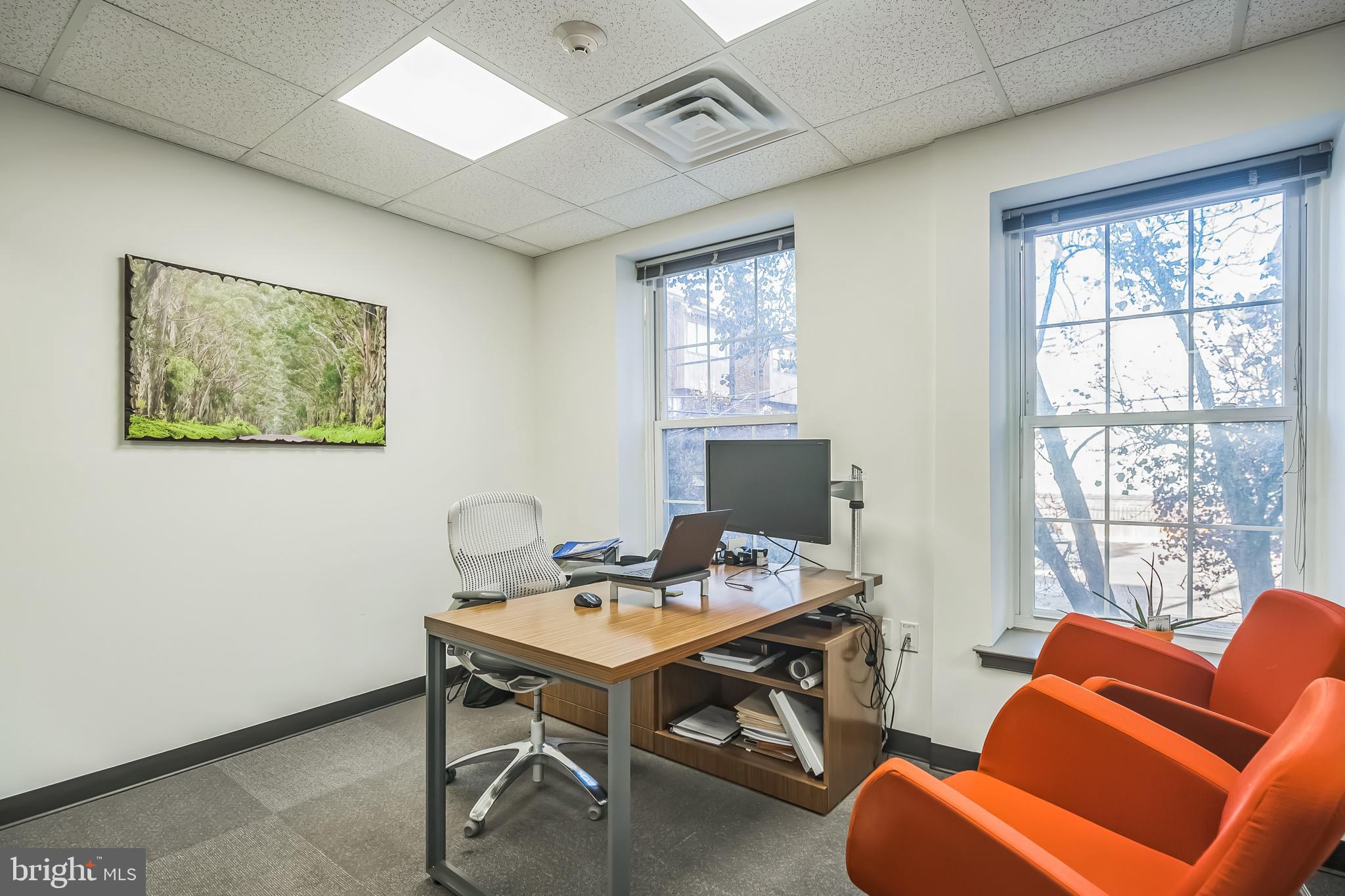 LOGAN SQUARE - Commercial Sale