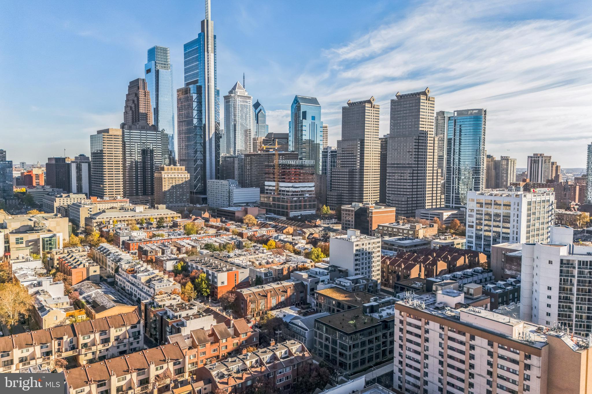 LOGAN SQUARE - Commercial Sale