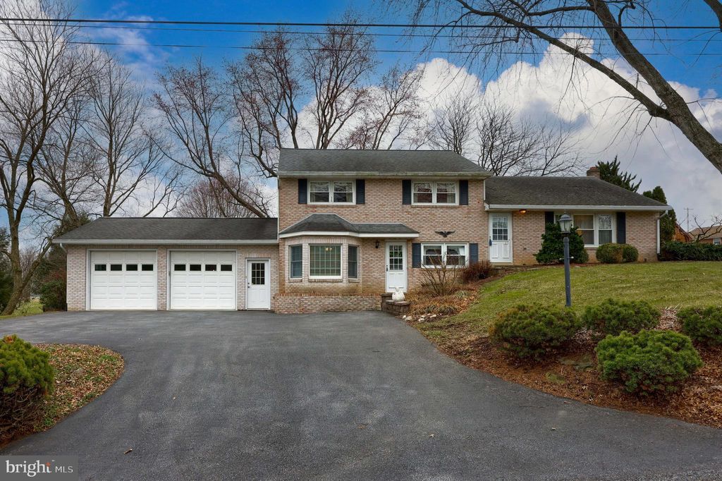 Photo of 9 ELSER HILL RD, LITITZ, PA 17543 (MLS # PALA2031296)