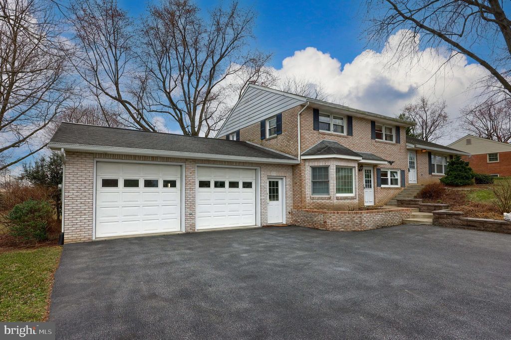 Photo of 9 ELSER HILL RD, LITITZ, PA 17543 (MLS # PALA2031296)