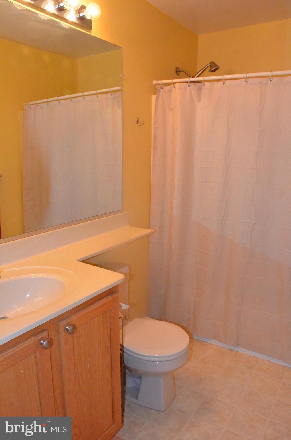 HICKORY OVERLOOK - Residential Lease