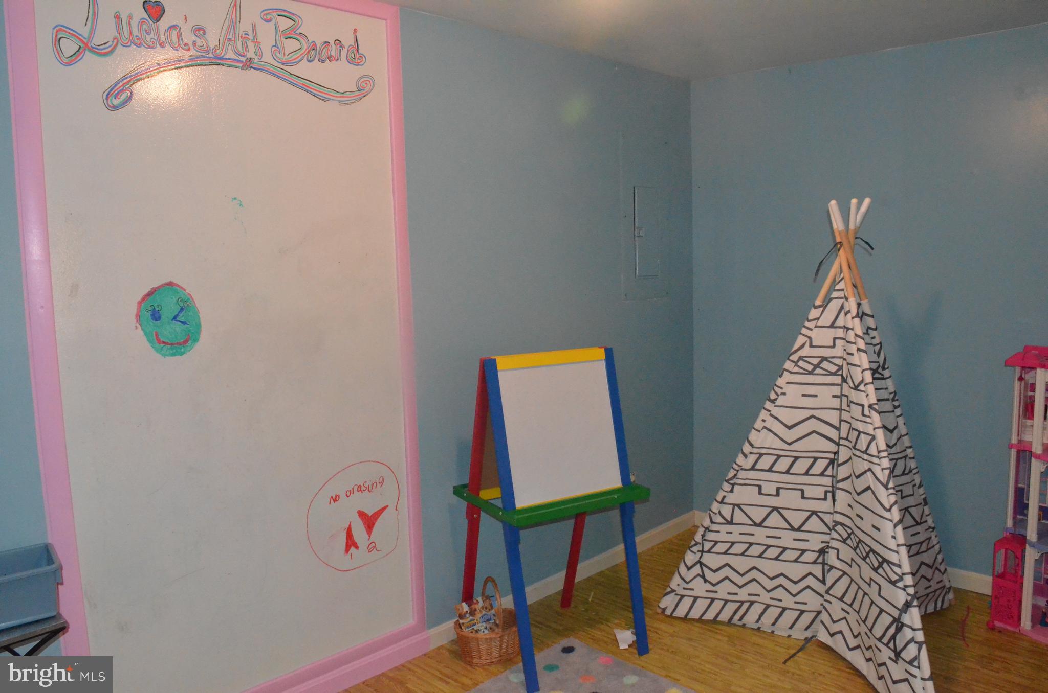 HICKORY OVERLOOK - Residential Lease