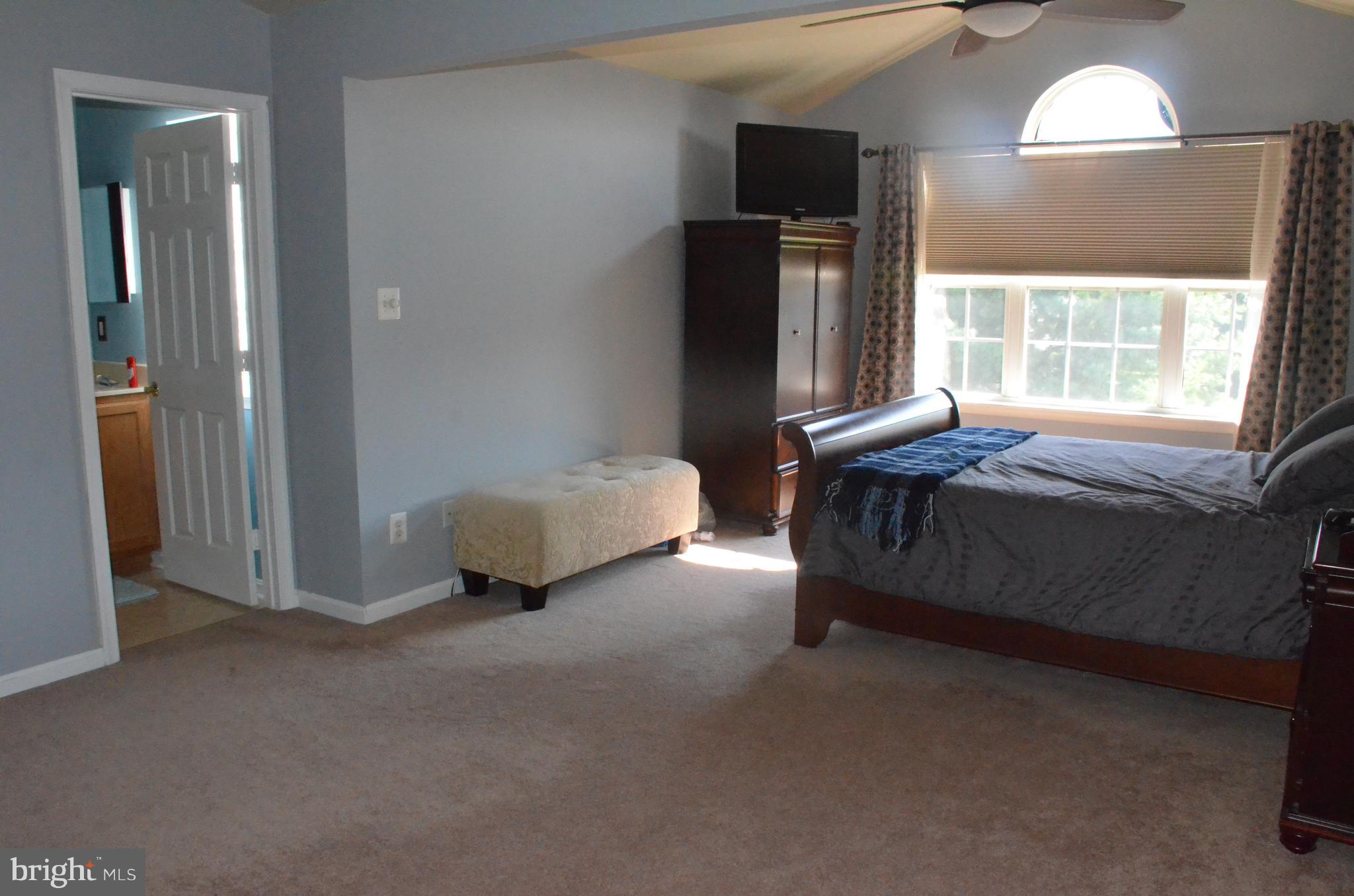 HICKORY OVERLOOK - Residential Lease