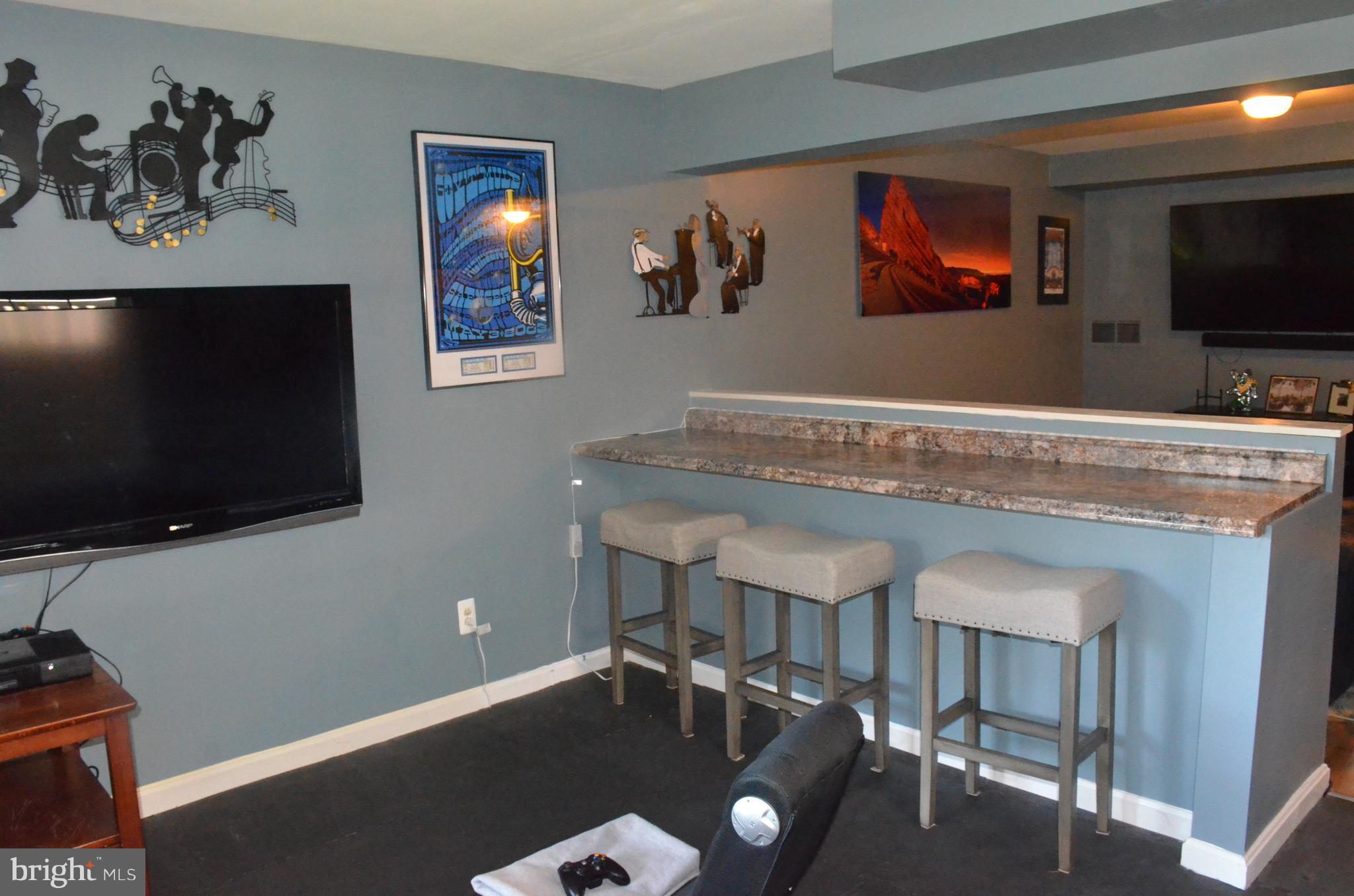 HICKORY OVERLOOK - Residential Lease