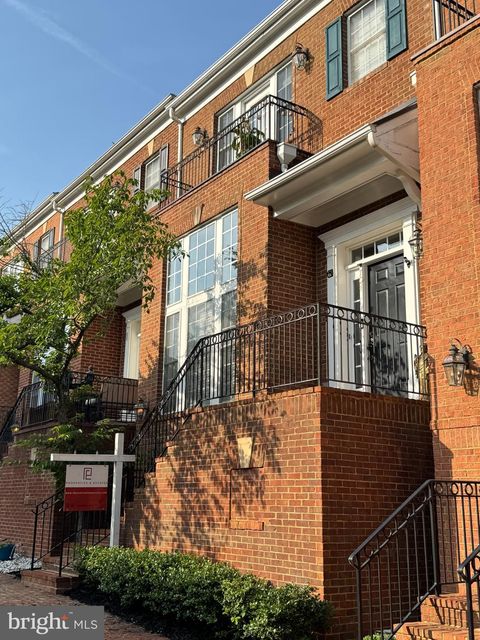 704 VESTAL STREET WOODBRIDGE VA 22191